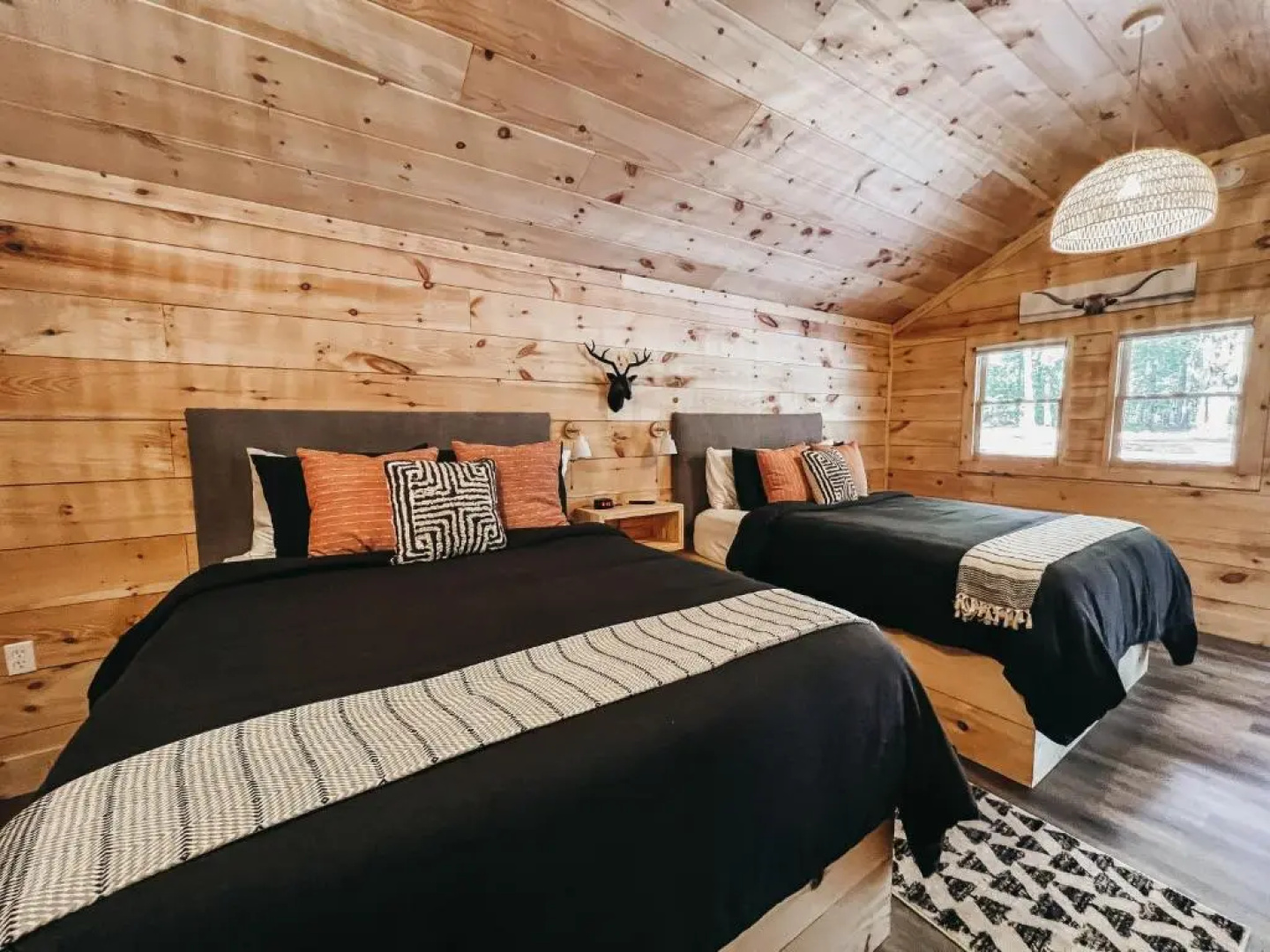 Adorable Studio Style Cabin Located Minutes From Lake Hartwell Cabin #1