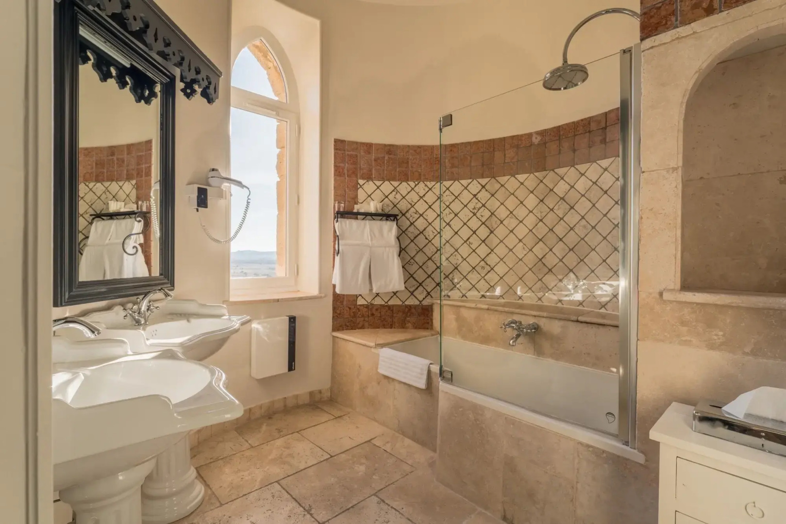 Chateau Des Fines Roches