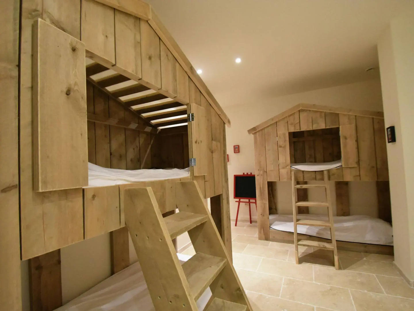 Lavish Apartment in Villesèque-des-Corbières with Terrace