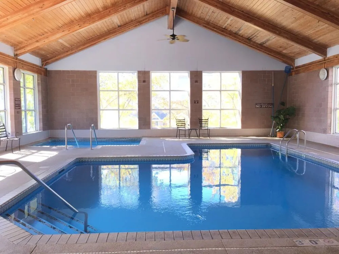 Norwood Inn & Suites