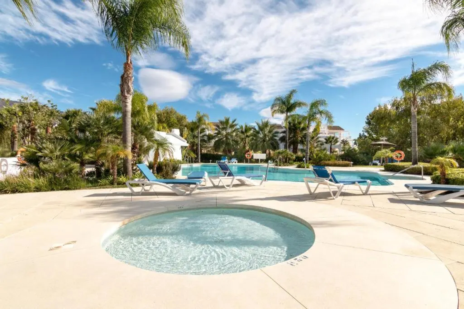 2237-Modern apt with private beach