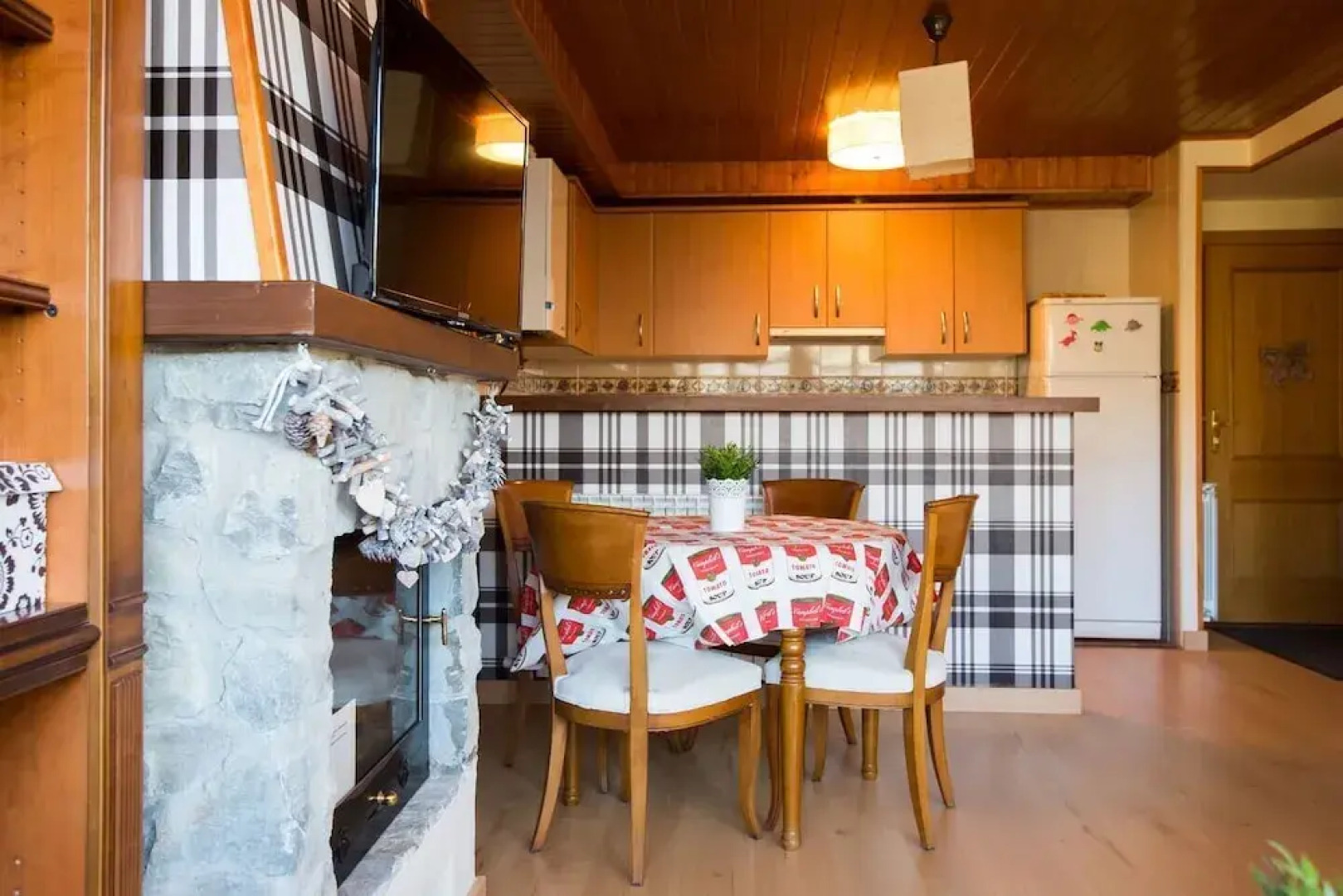 Lanuza by Keywii. 4 Paxs. Formigal