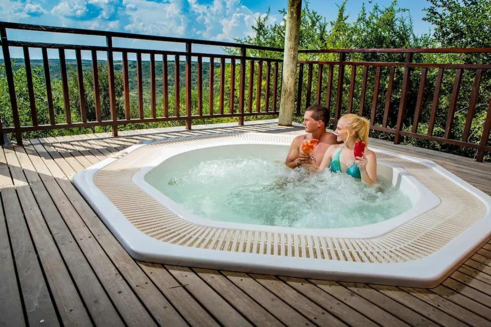 Umzolozolo Private Safari Lodge