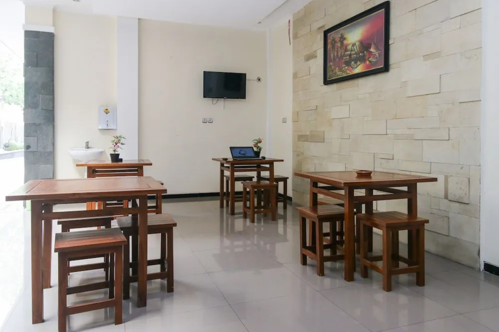 Airy Syariah Dr Wahidin 43 Bojonegoro