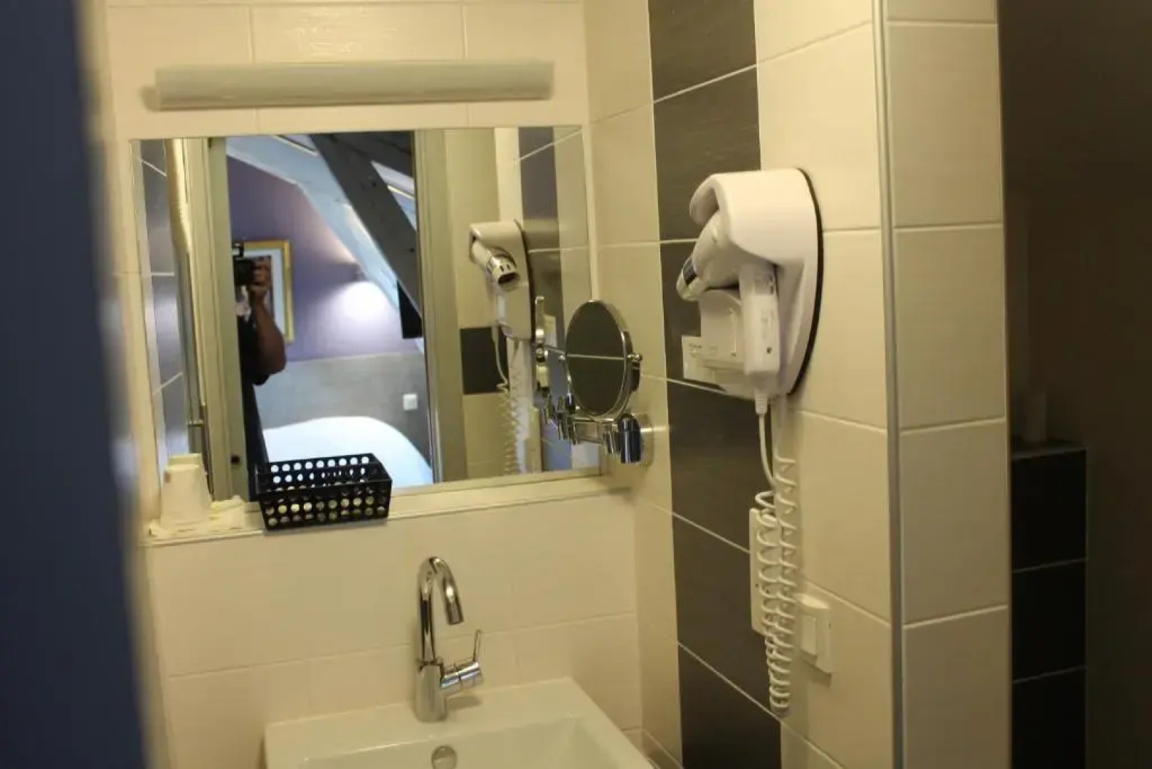 Logis Hotels  Auberge De La Tour   Hôtel Et Restaurant