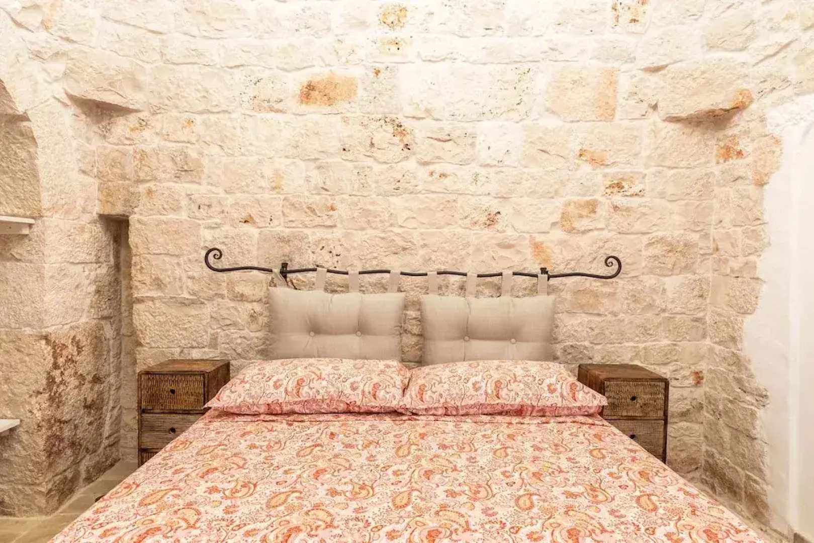 4152 Trulli Salsapariglia by Perle di Puglia