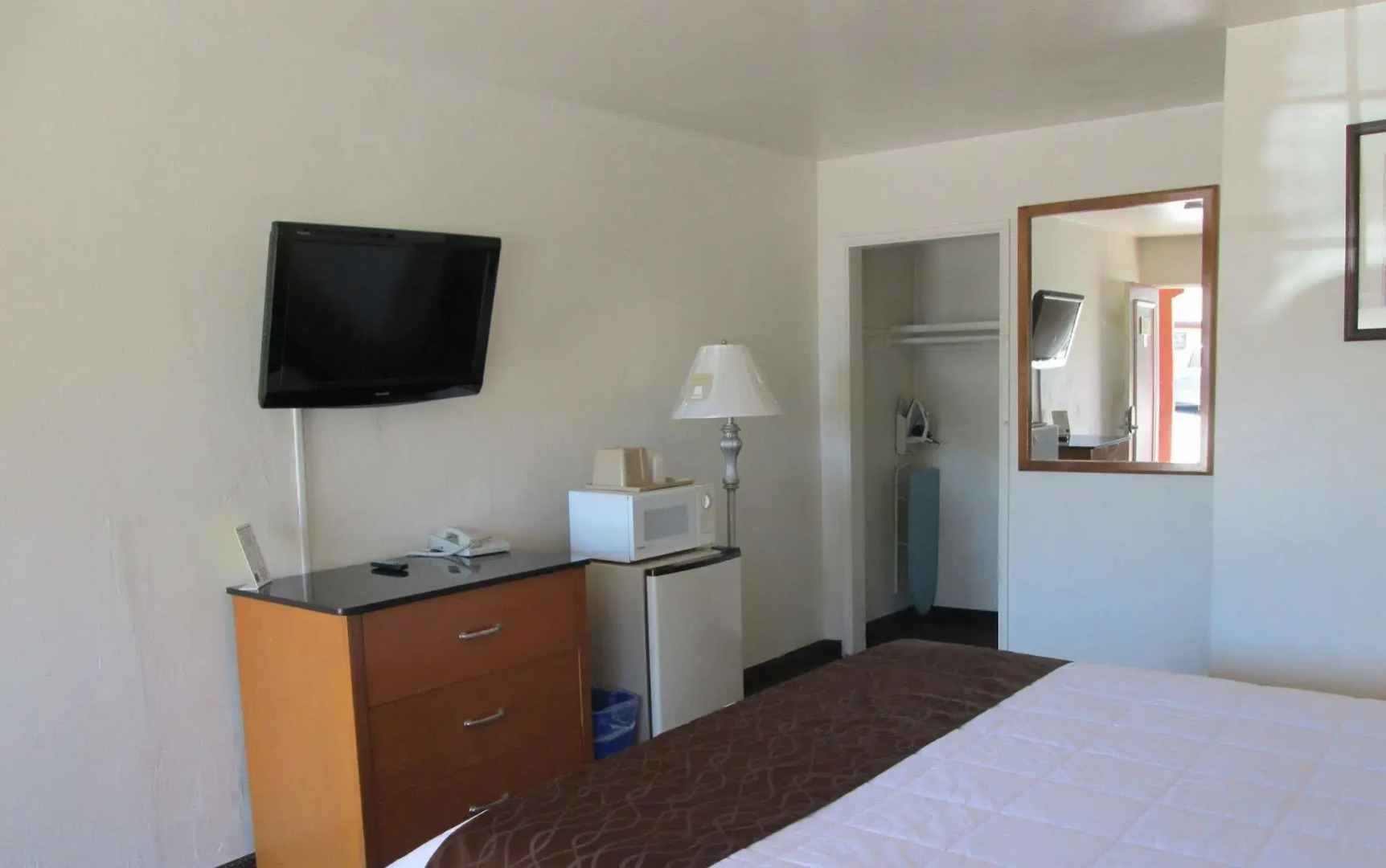 Town and Country Inn