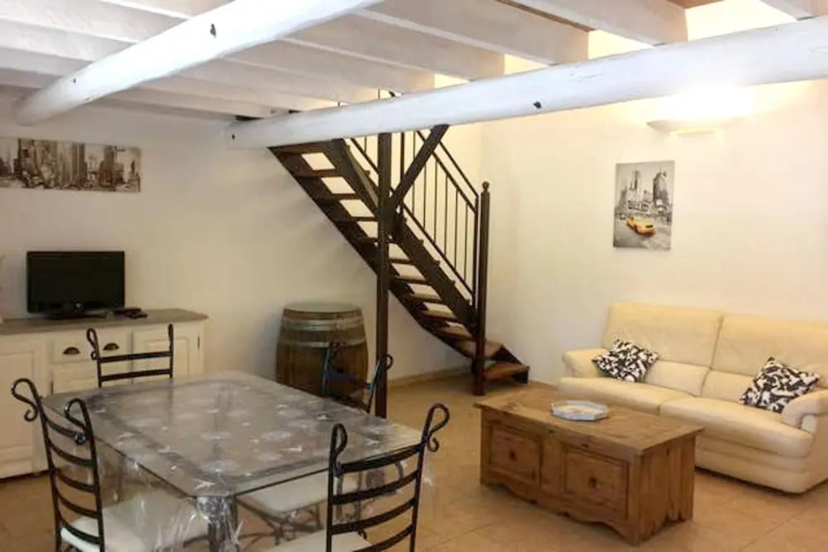 House With one Bedroom in Roquemaure, With Enclosed Garden and Wifi