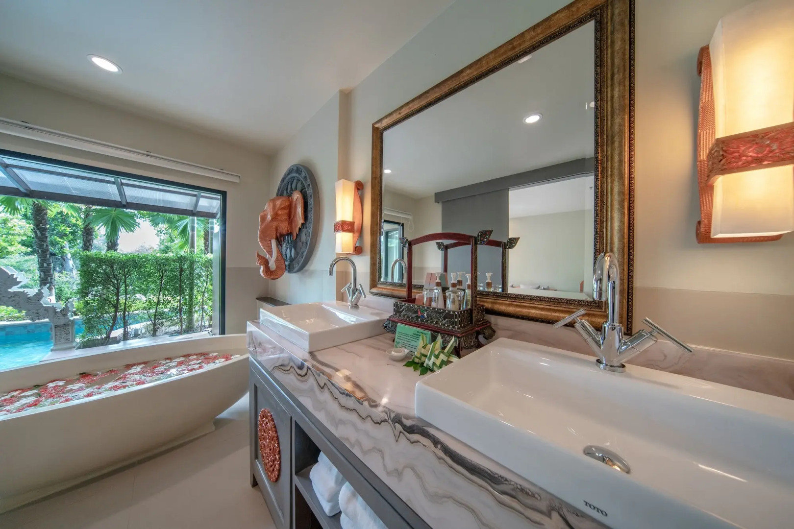 Курортный отель Maikhao Palm Beach