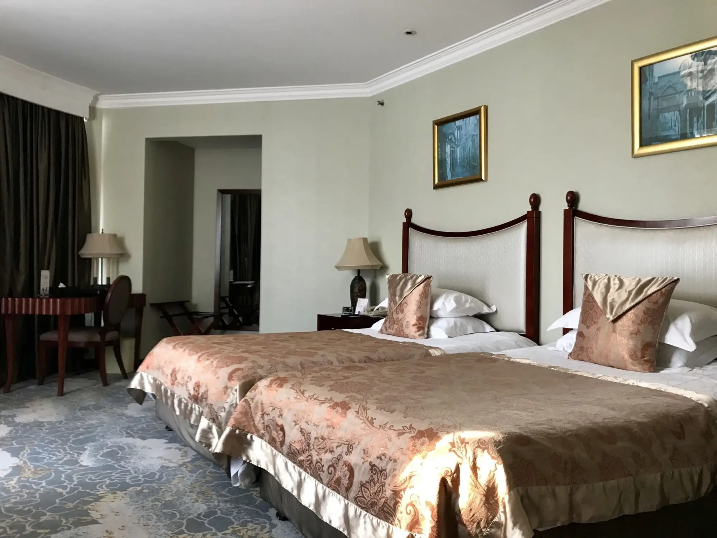 The Bund Riverside Hotel