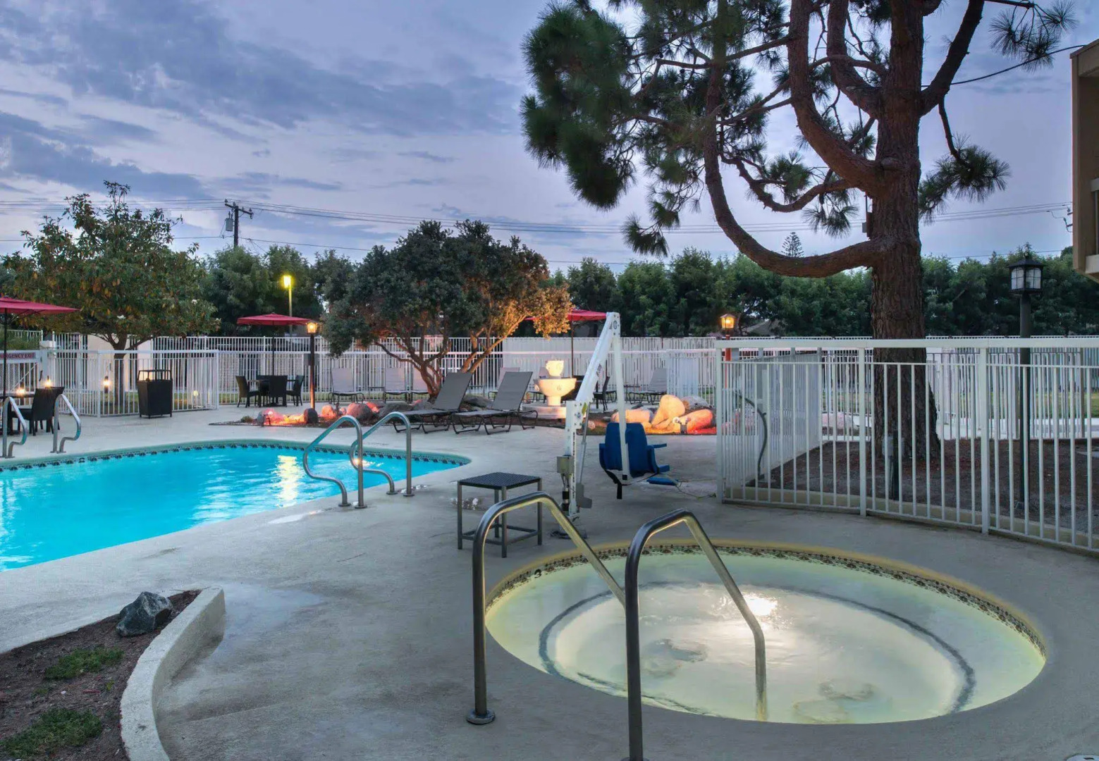 Holiday Inn Oxnard – Ventura by IHG