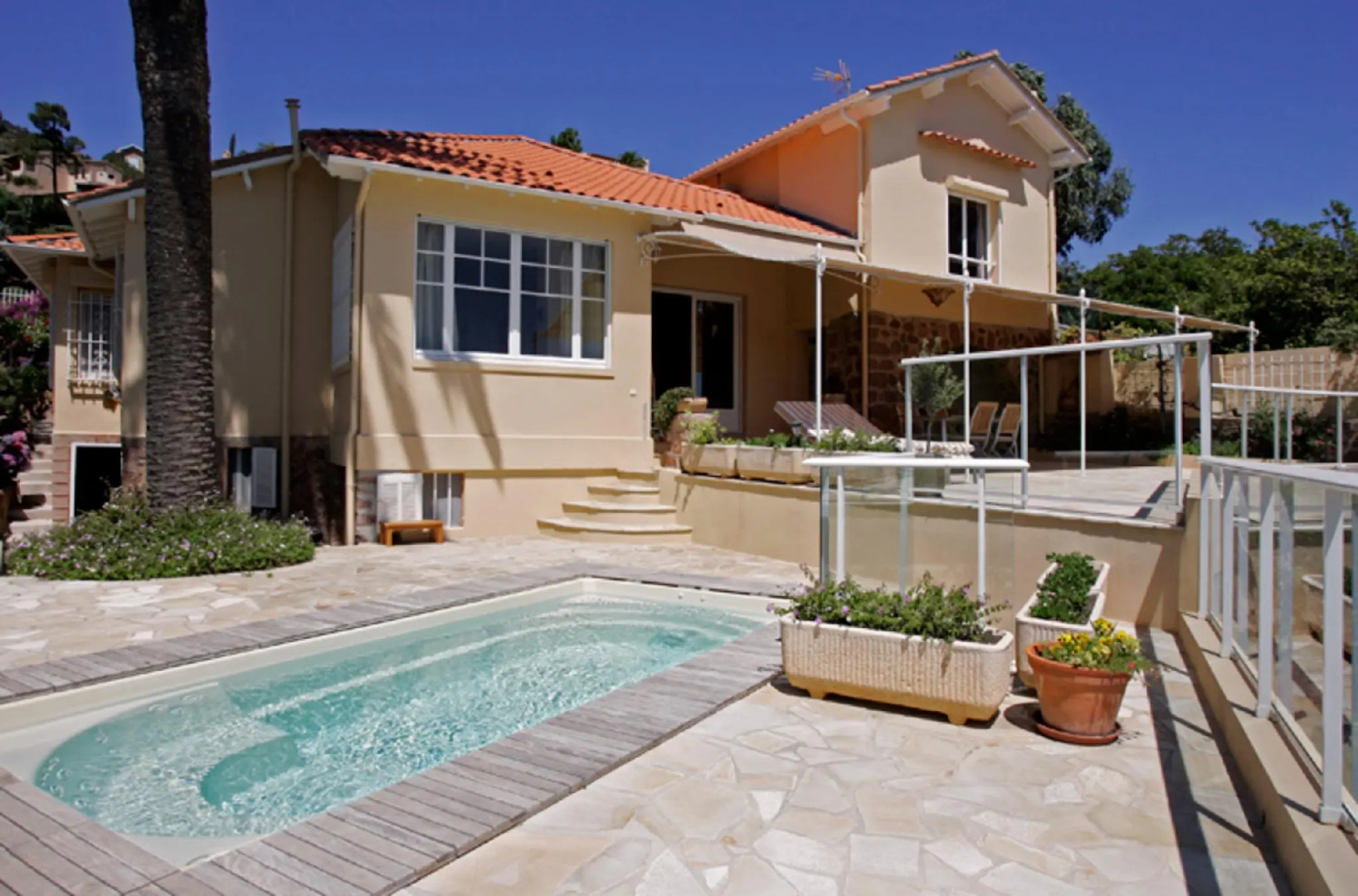 Villa With Private Beach - Villa Lou Cade