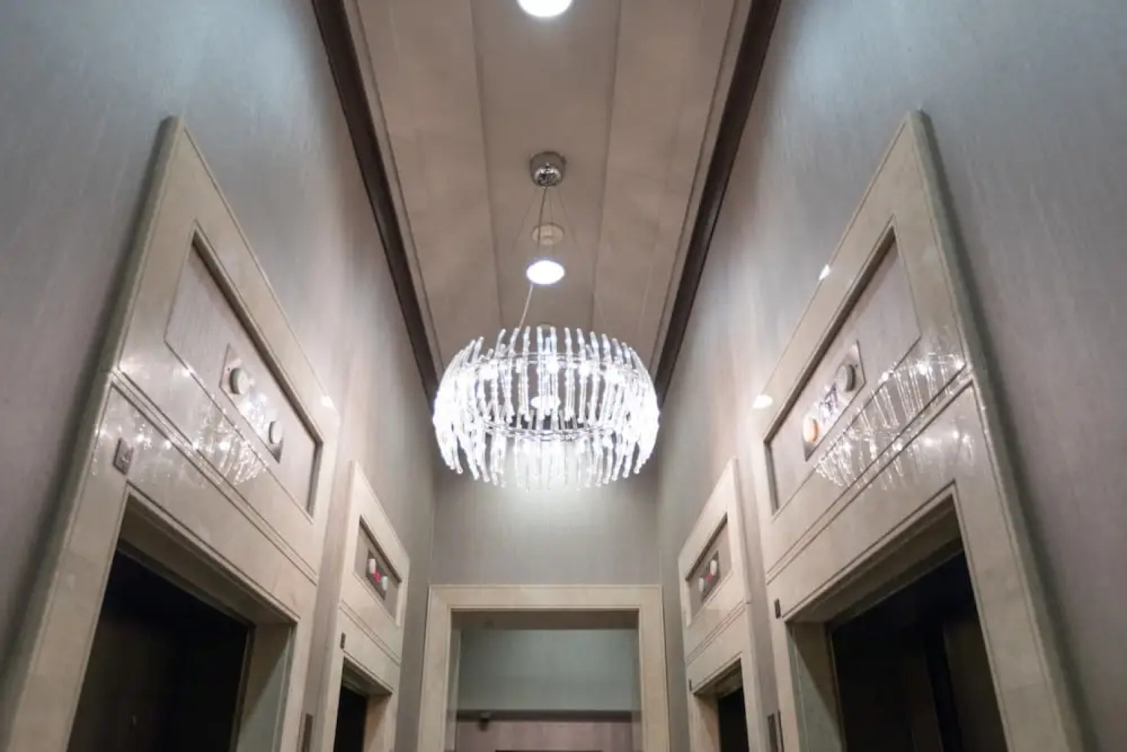 Bluebird Suites near Newport Center