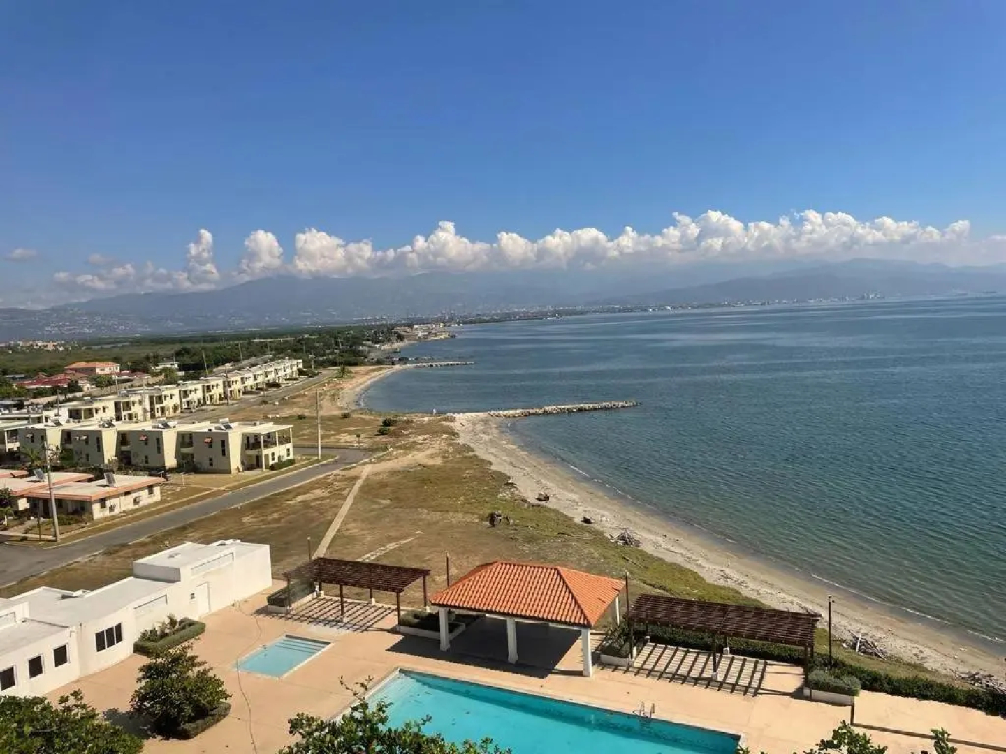 C-Vue Villa "Pool AC Gated SeaFront"