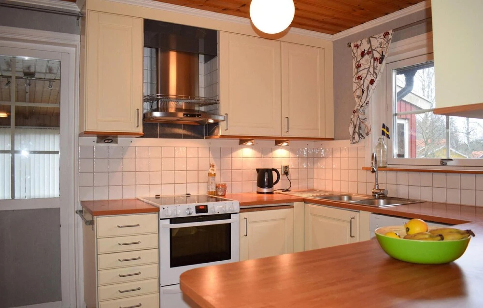 Awesome Home in Vittaryd With 5 Bedrooms and Wifi