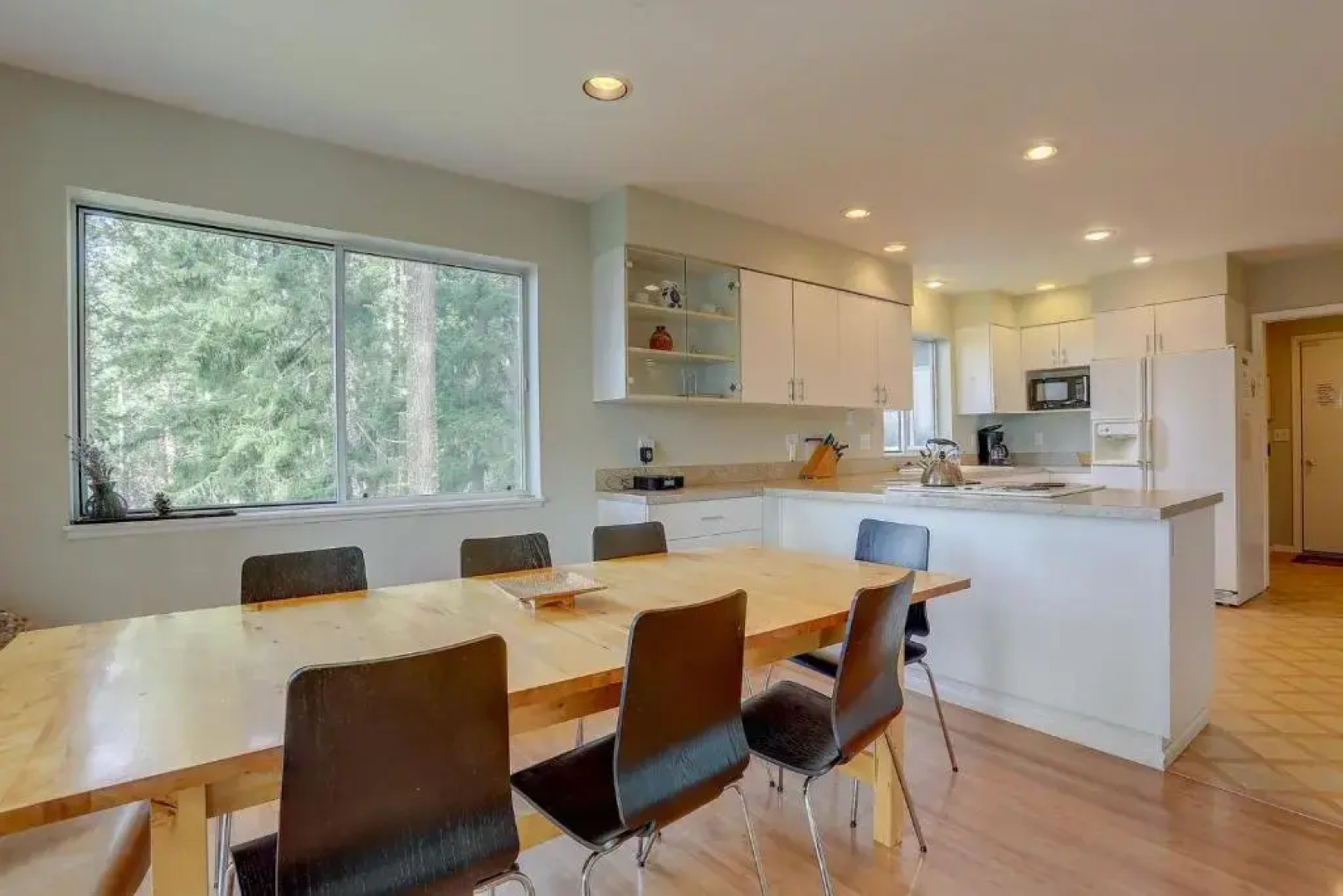 Fir Mountain Escape 4 Bedroom Home by RedAwning