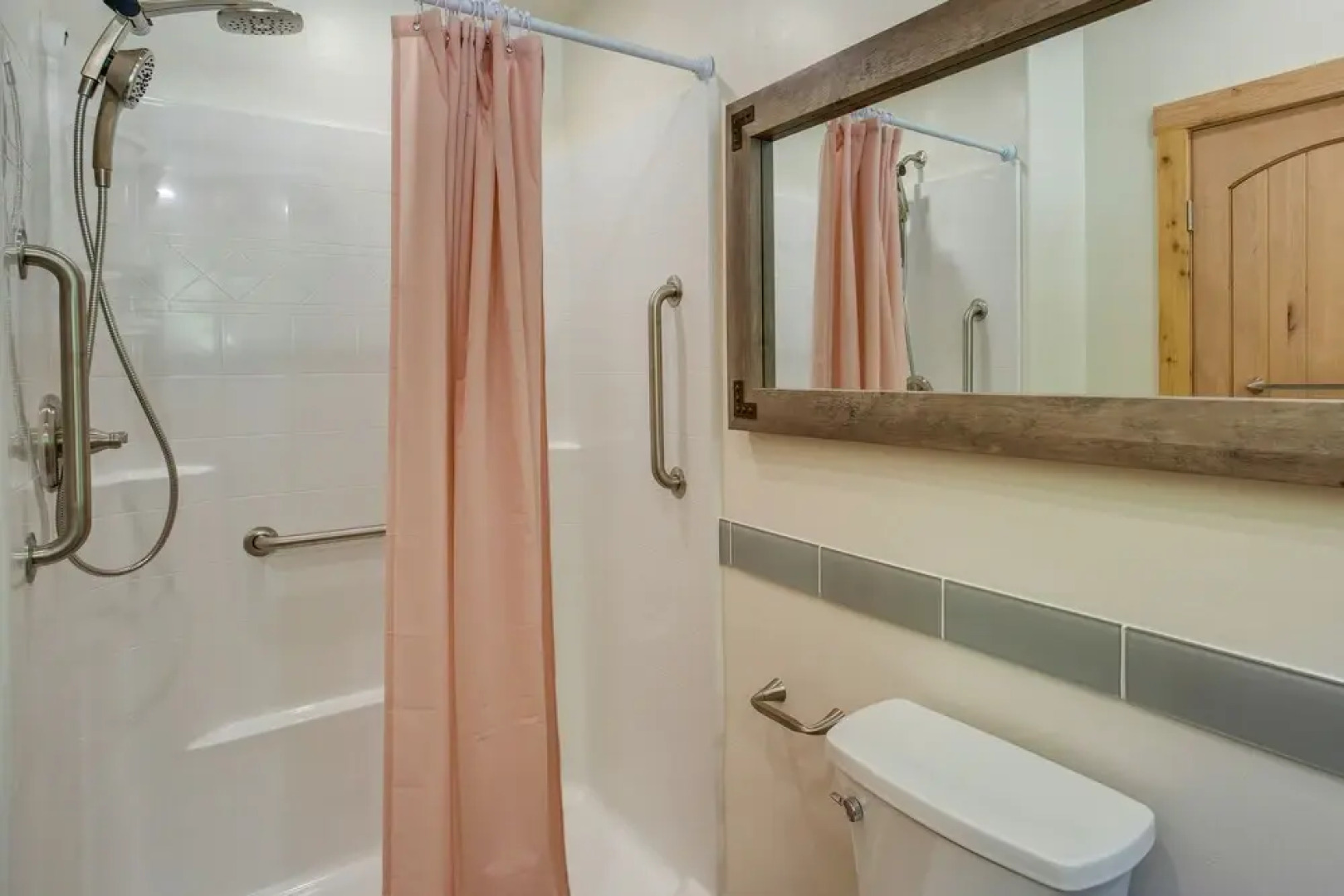 Riverfront Ouray Vacation Home ~ 1 Mi to Downtown!