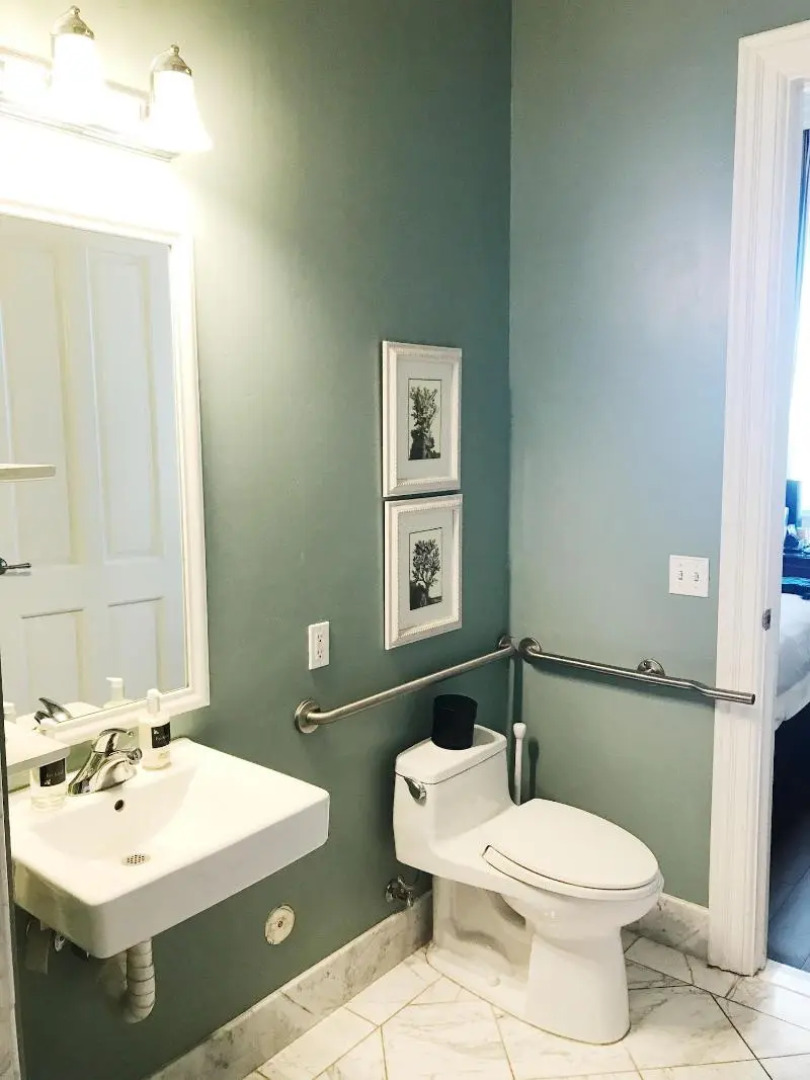 West Cliff Inn - A Four Sisters Inn