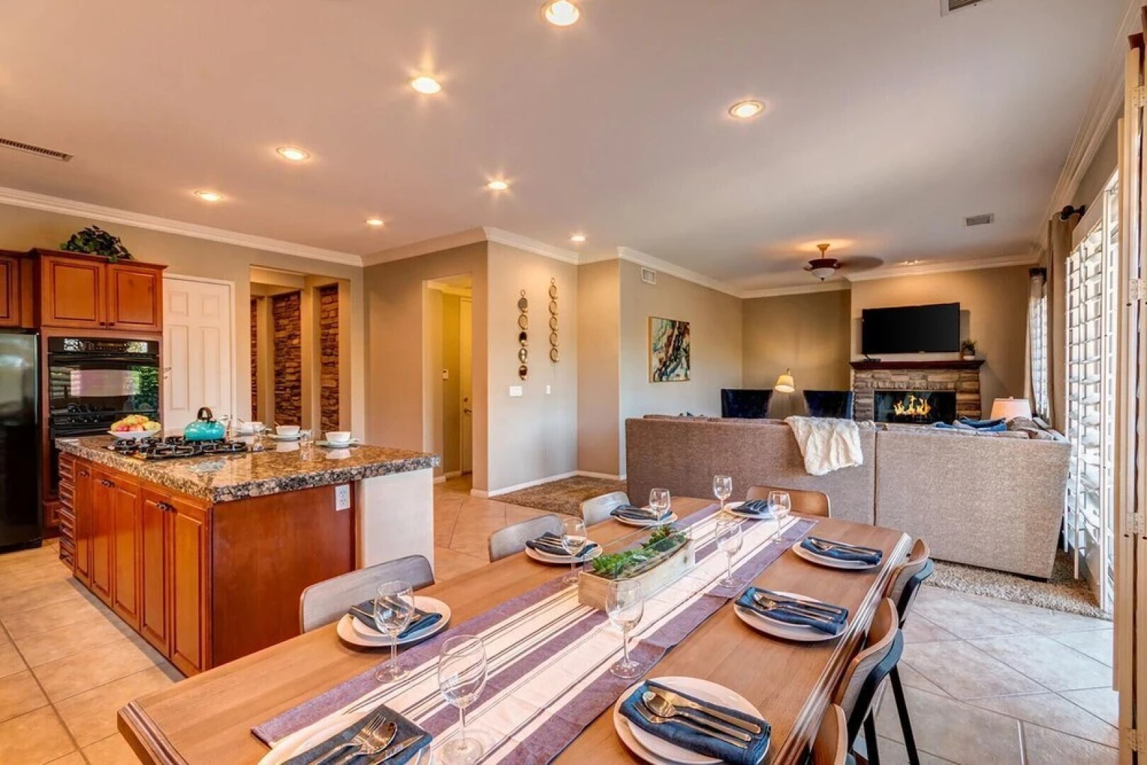 Palm Grove by AvantStay | 15mins From Coachella - Desert Villa - Sleeps 14