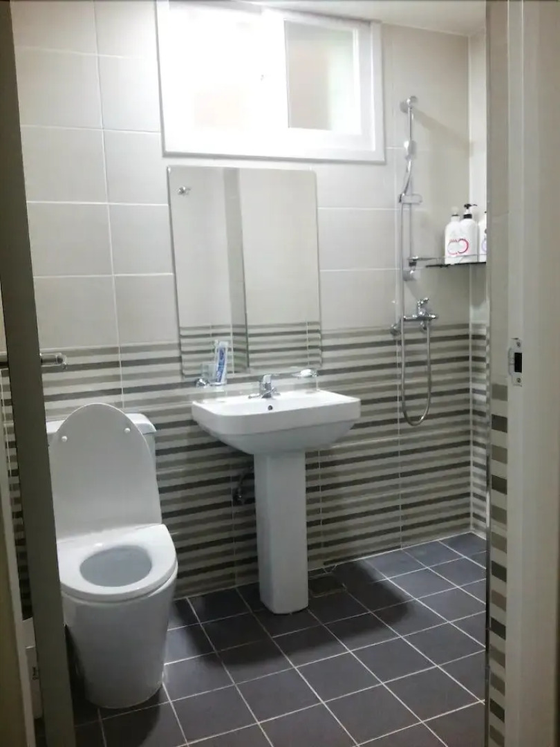 Hi & J Guesthouse - Hostel