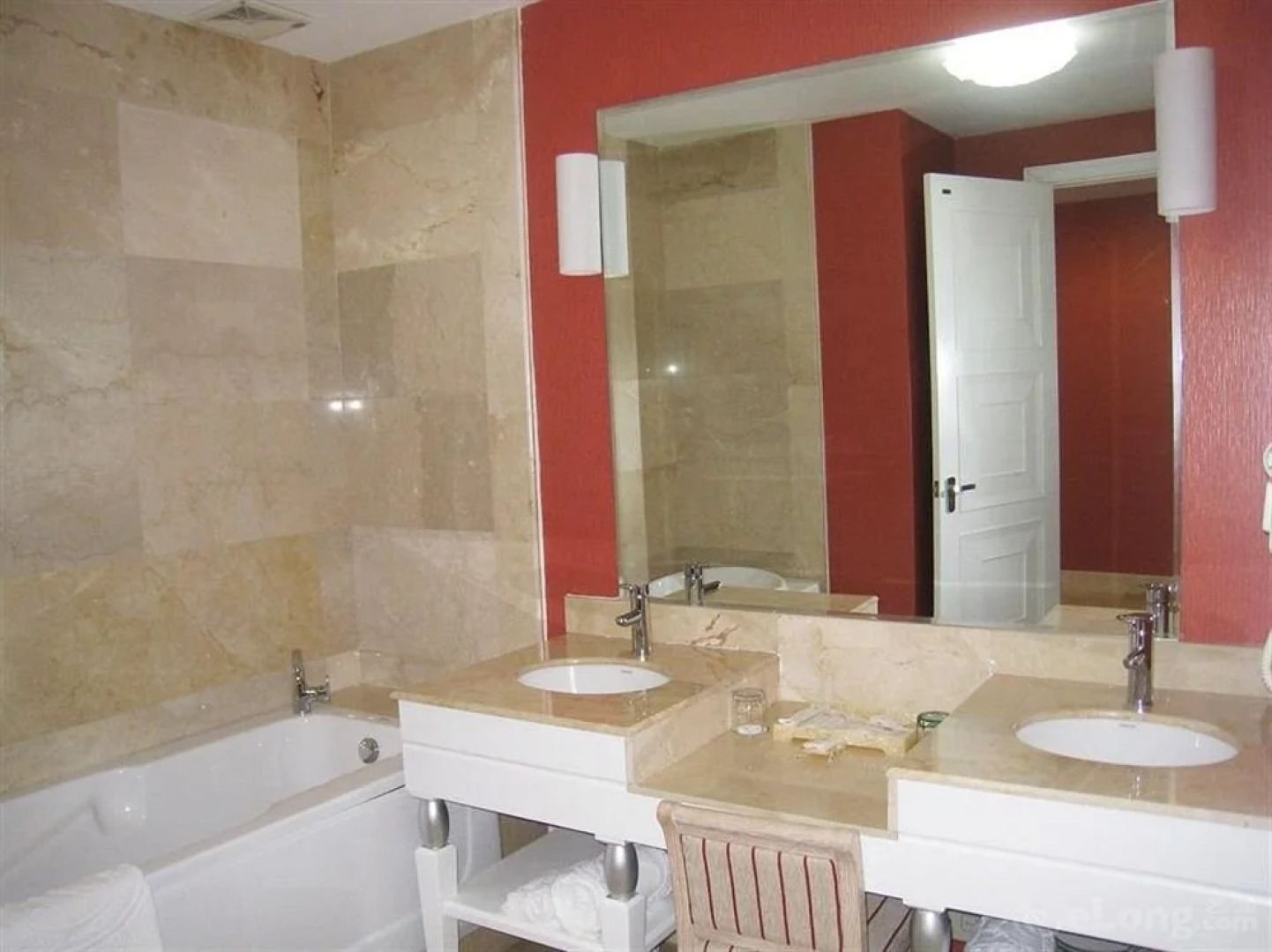 Changbaishan Gem Hotel