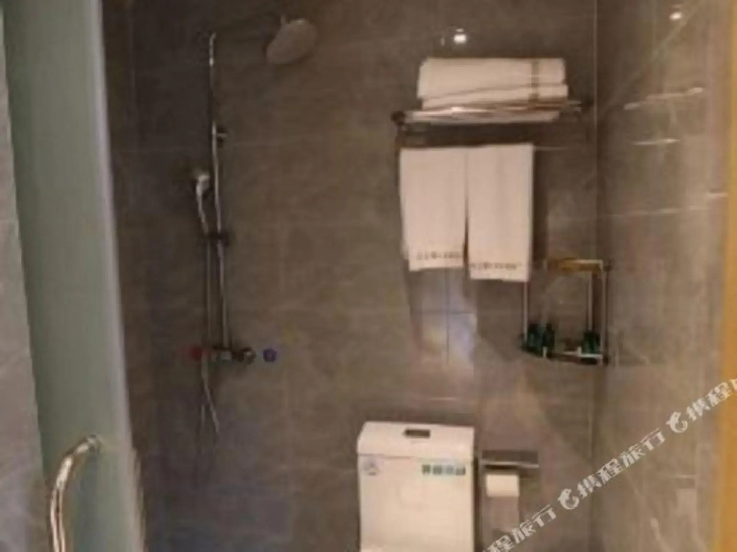 Zhengba Shilixiang Courtyard (Luding Daduhe Bridge)