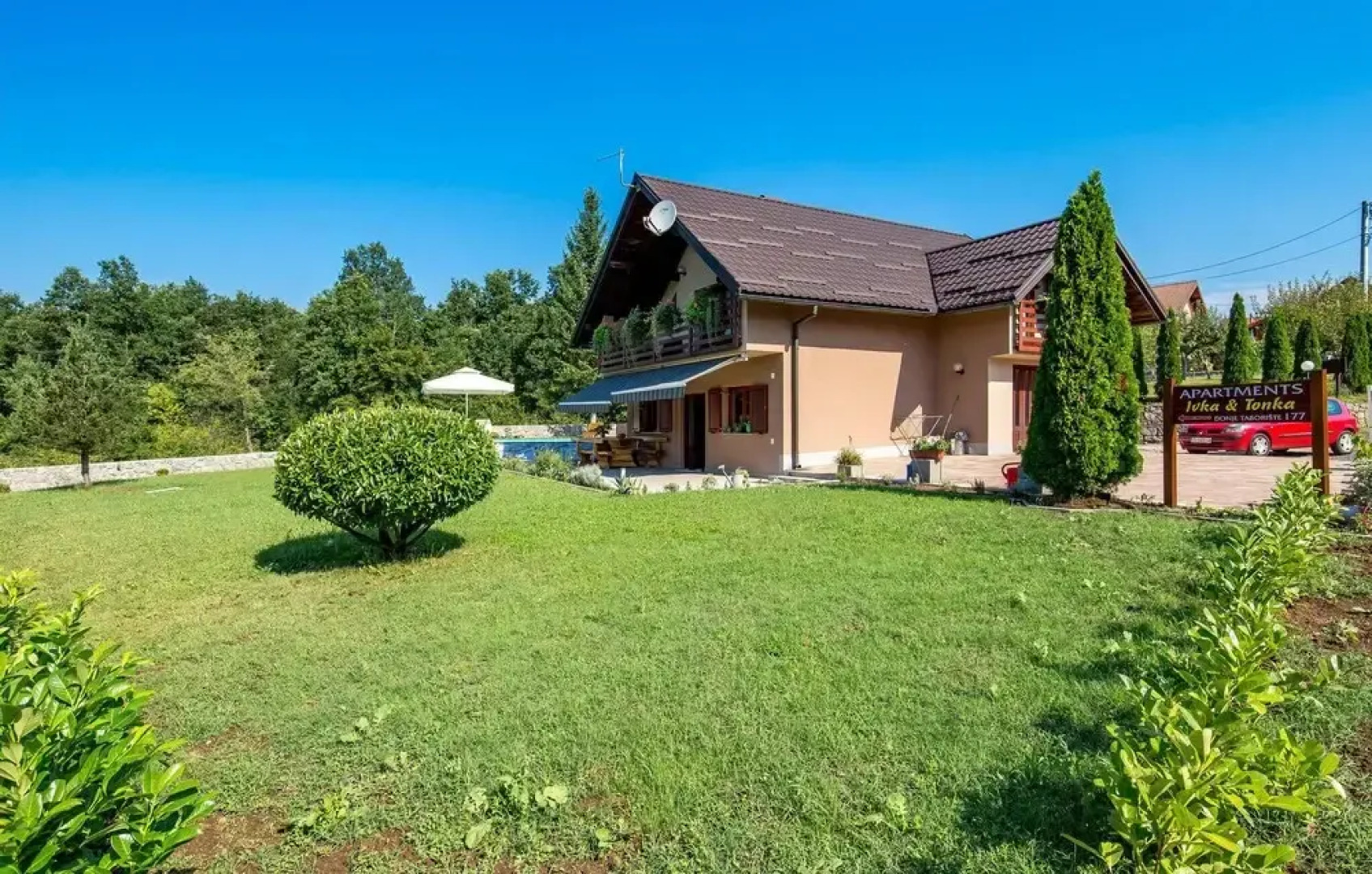 Stunning Home in Slunj With 3 Bedrooms, Wifi and Outdoor Swimming Pool