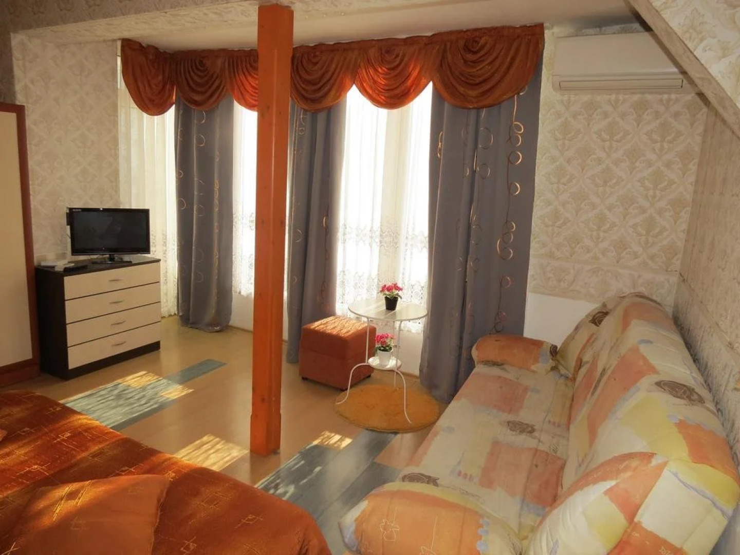 Family Hotel Lebed