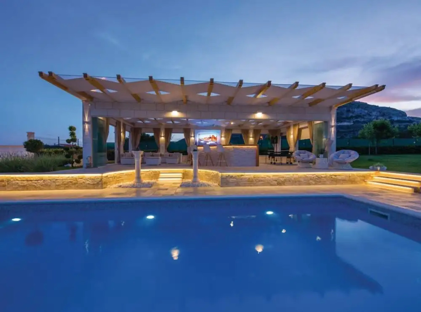 Luxury Villa Malo