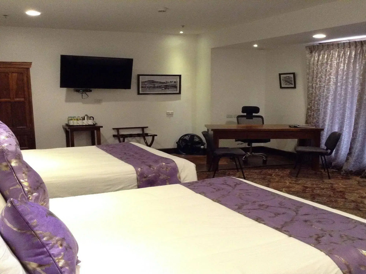 Log Cabin Hotel-Baguio