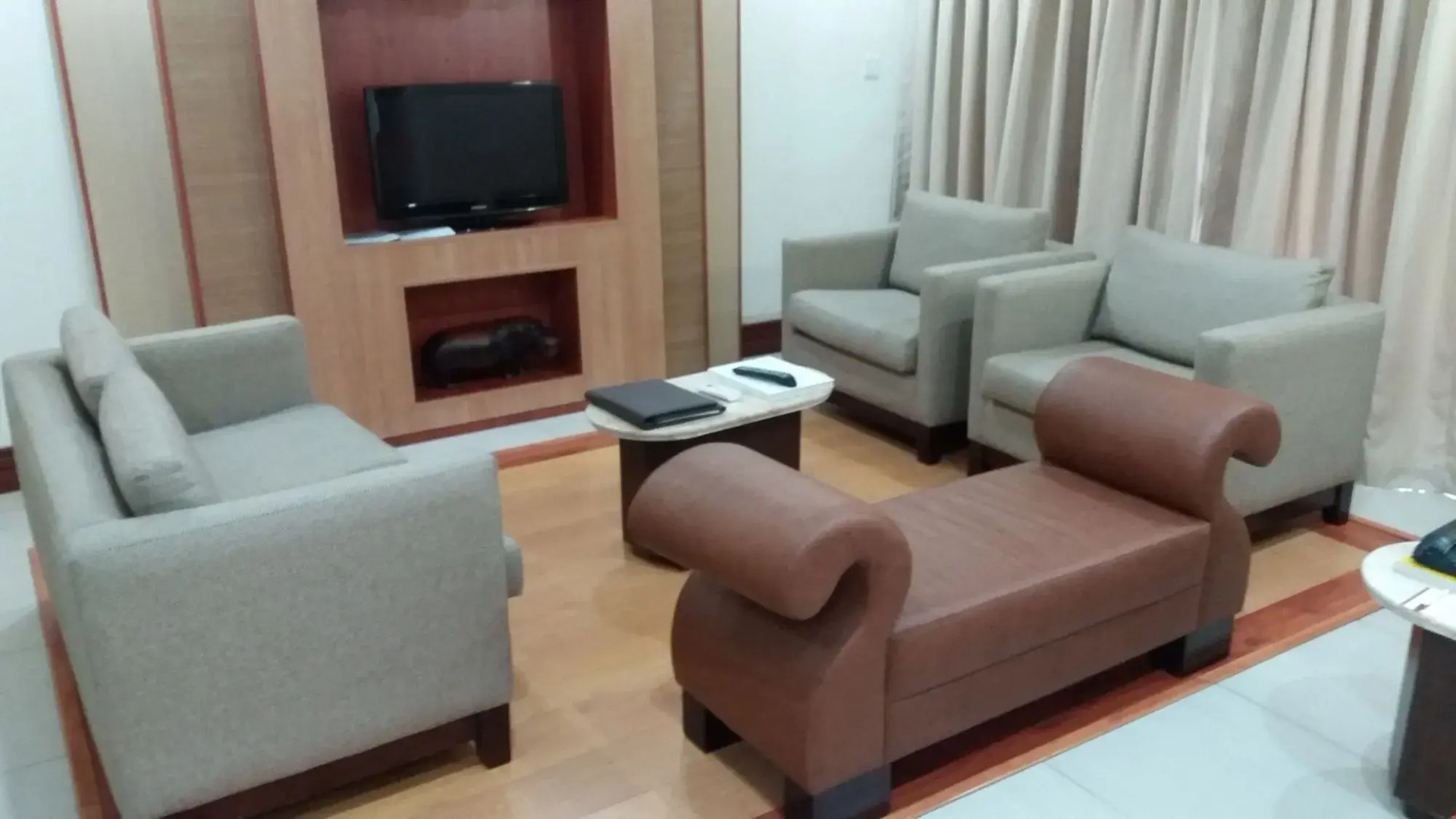 Cresta Mowana Safari Resort & Spa