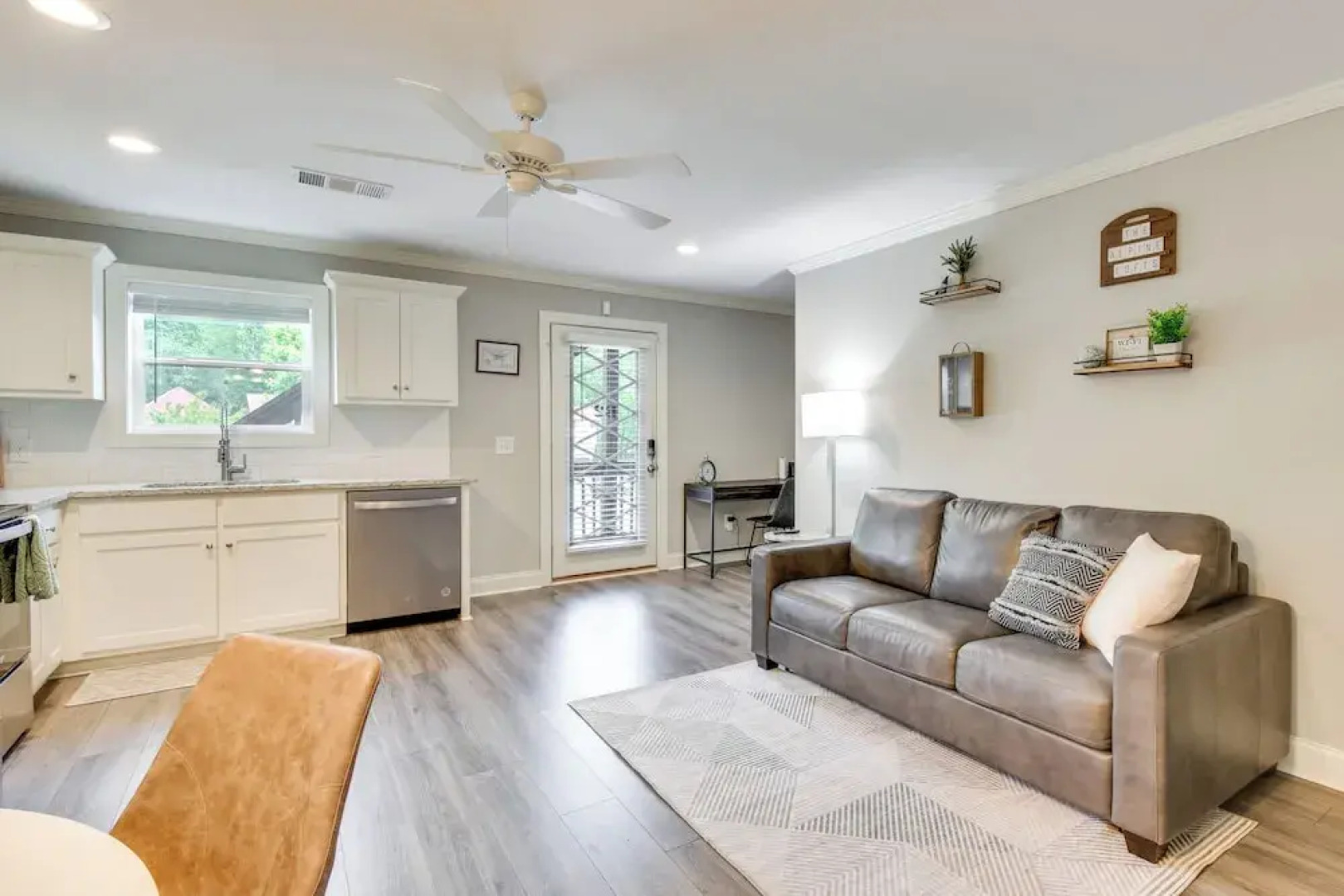 Walkable Condo 3 Mi to Unicoi State Park