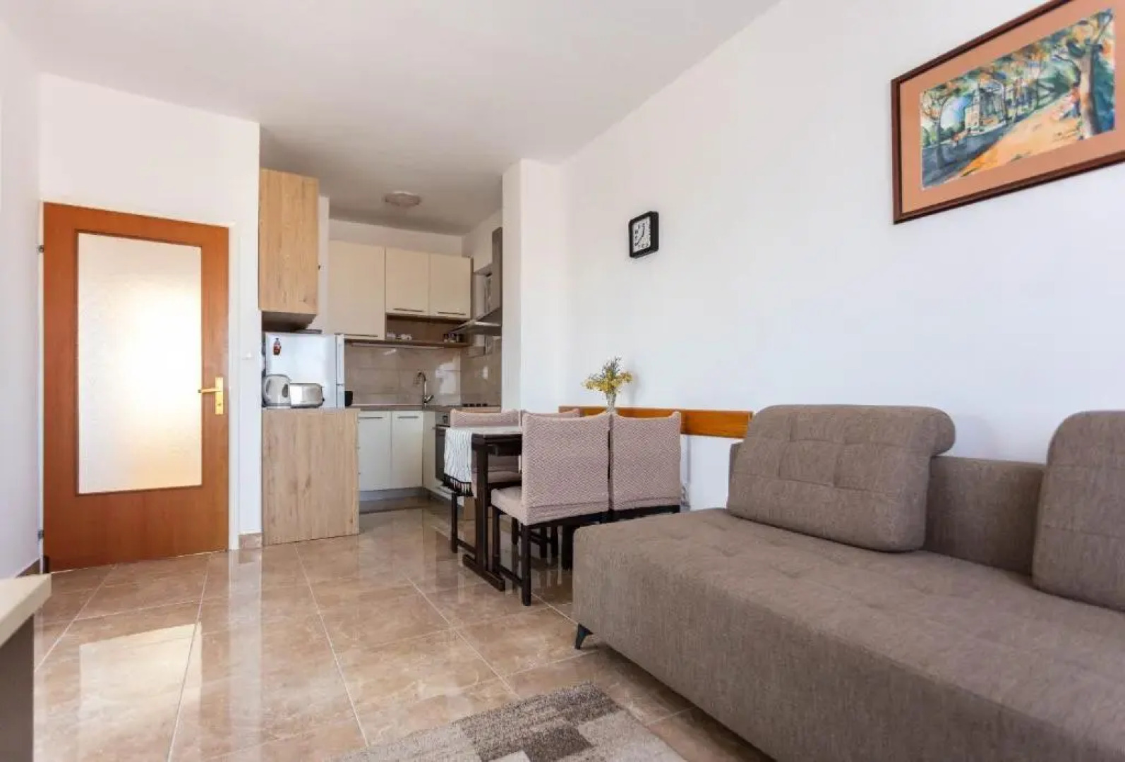 Milka - in Center & Close to the sea - H