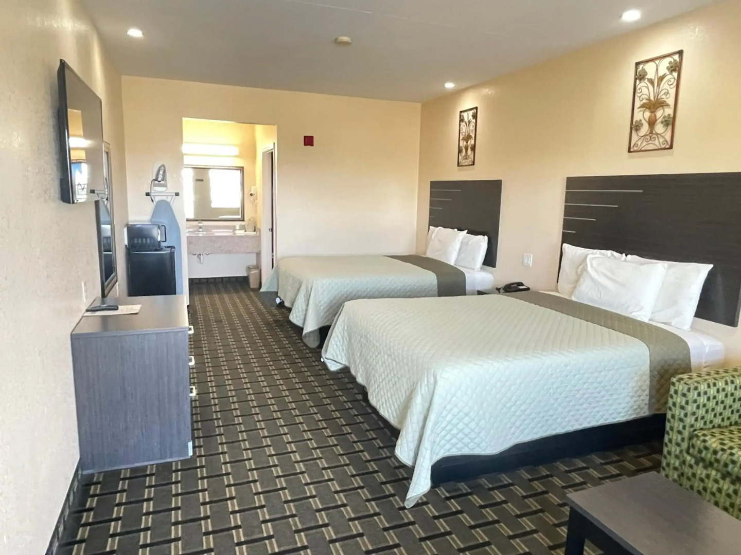 Homegate Inn and Suites