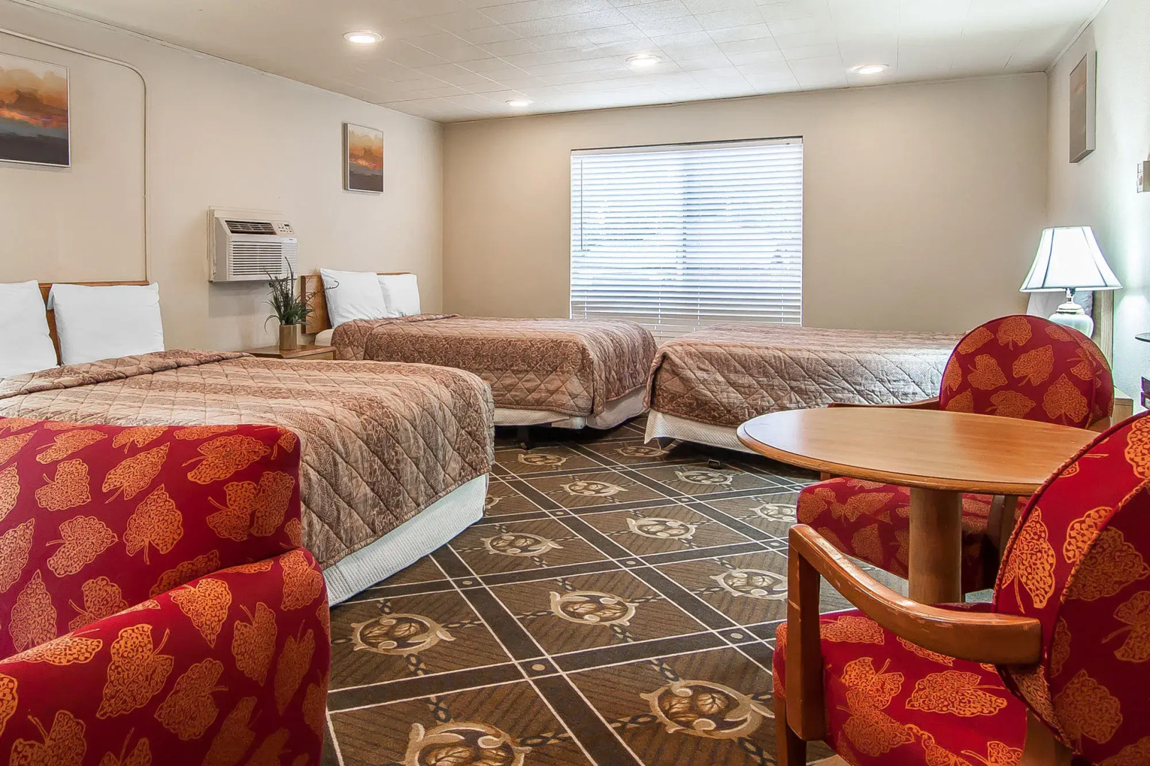 Rodeway Inn & Suites