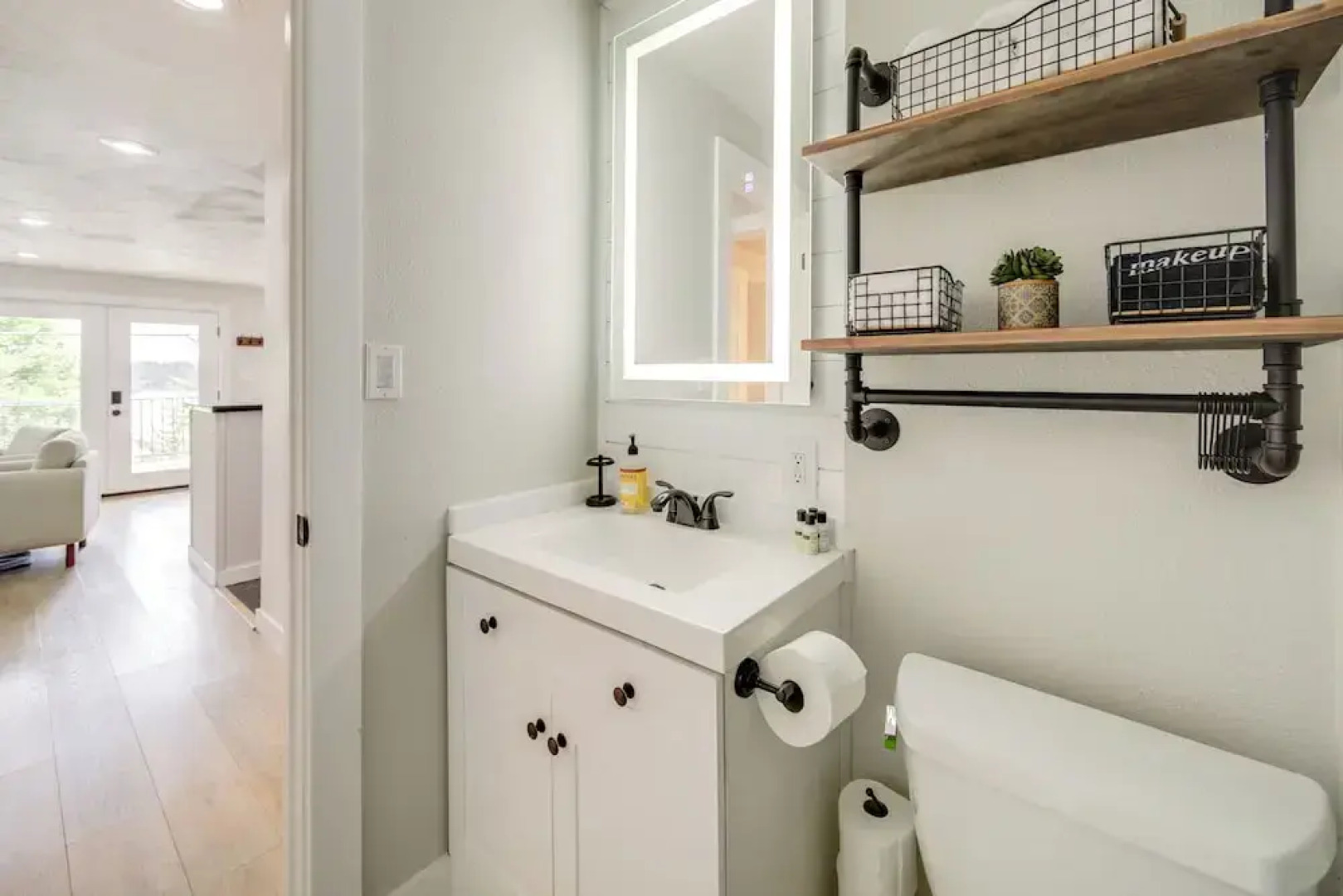 Tree-lined Hayden Home w/ Hot Tub & Lake Views!