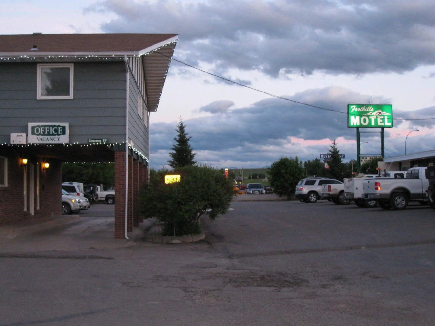 Econo Lodge Inn & Suites