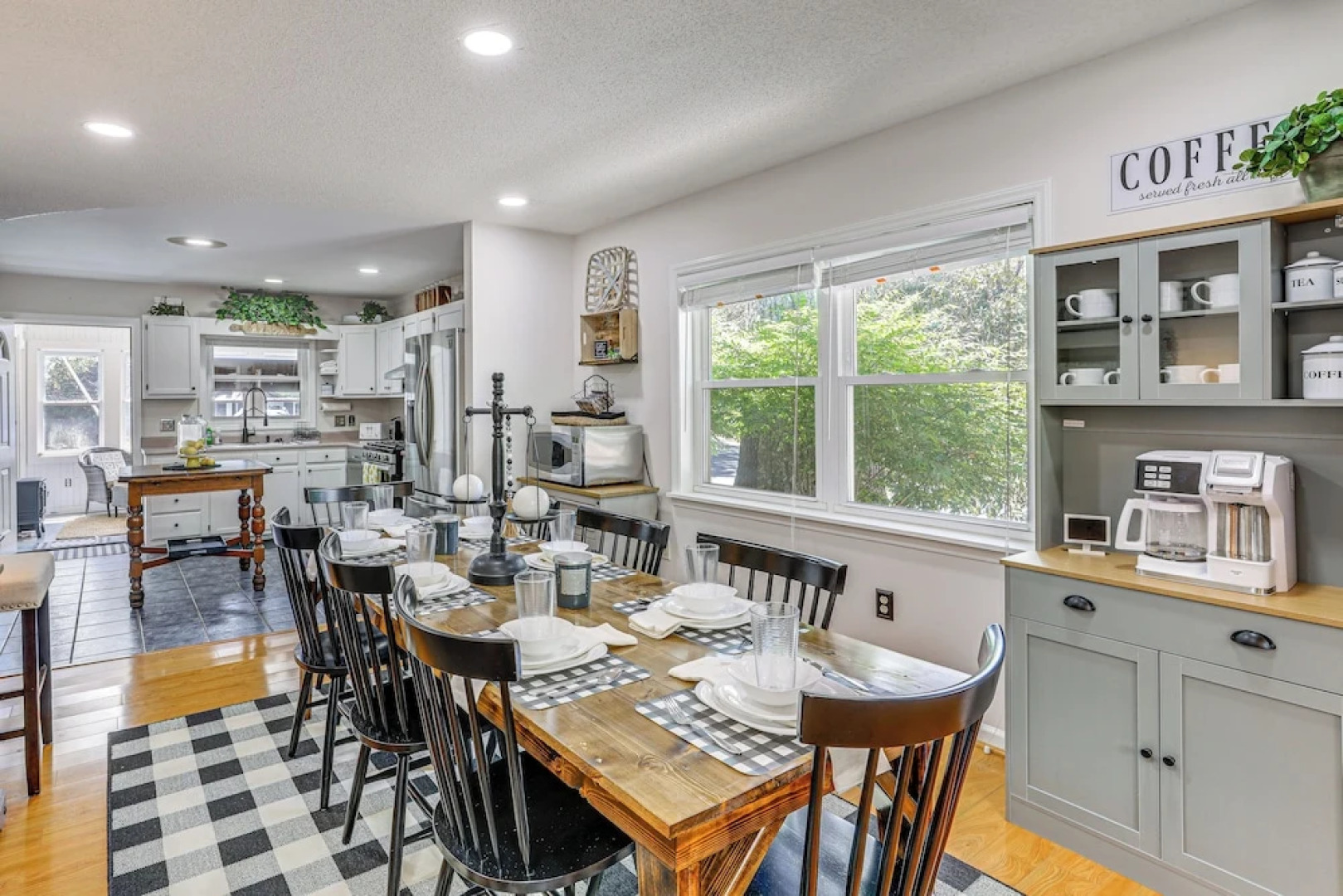 Lake & Pool Access: Spacious Home in Newland