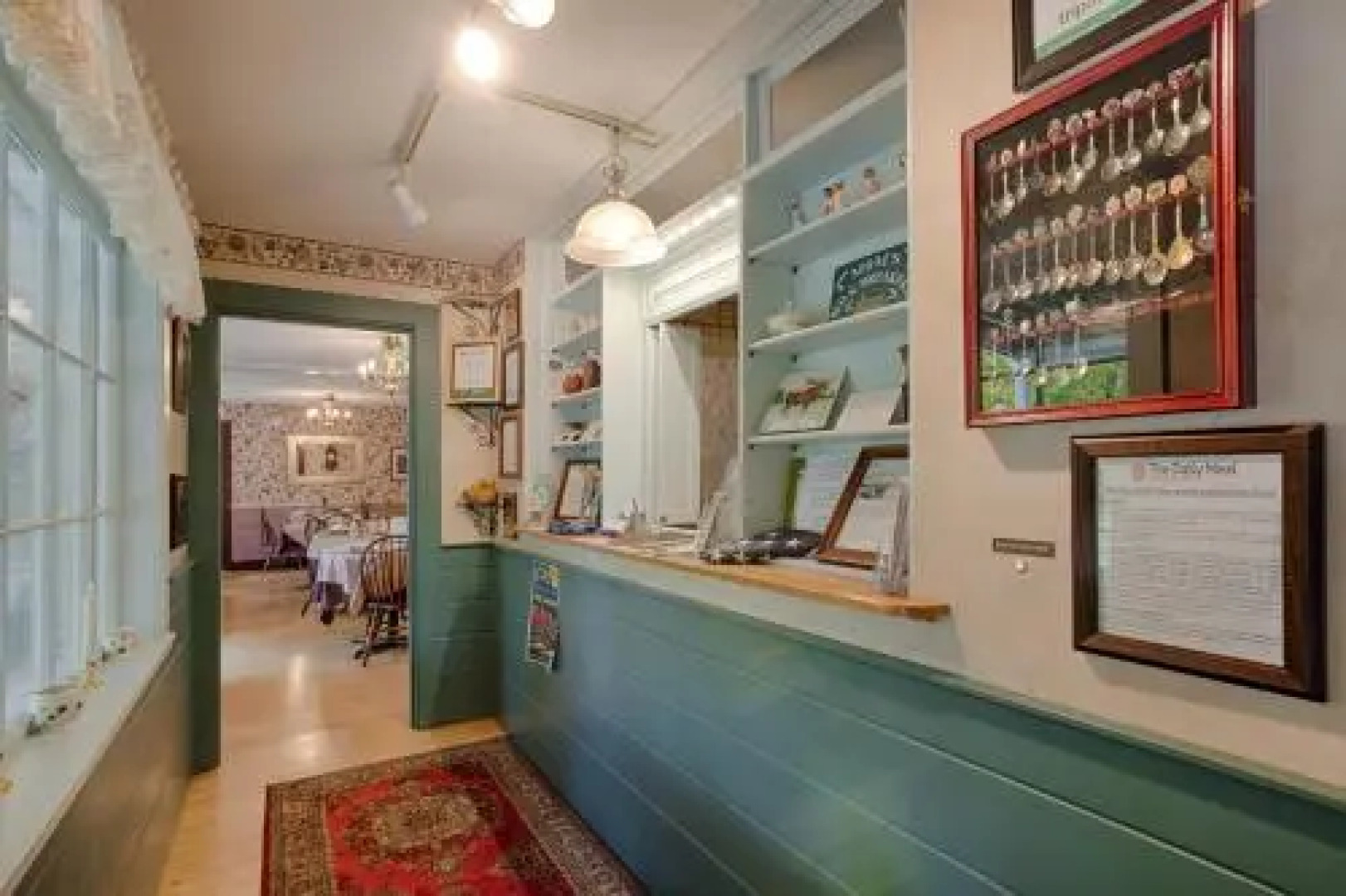 The Buttonwood Inn on Mt. Surprise