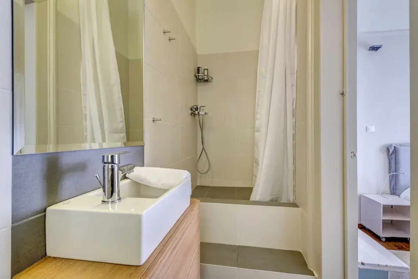 Neoclassical apartment next to Acropolis