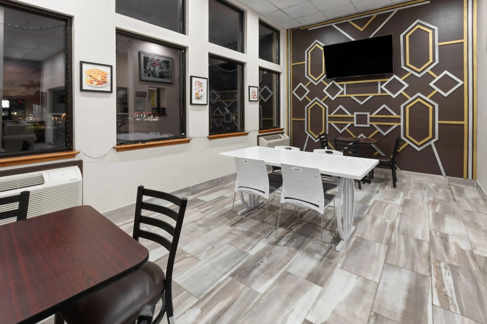 Super 8 by Wyndham Winona MN