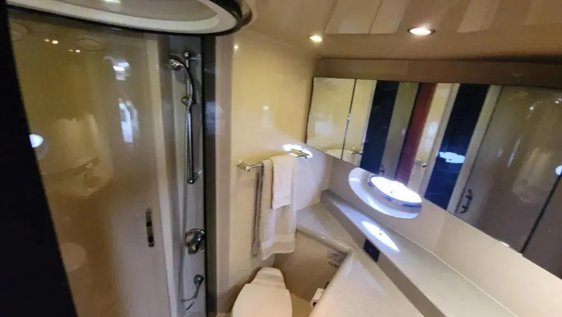 Yachta Yachta Yachta on the wata Island Paradise