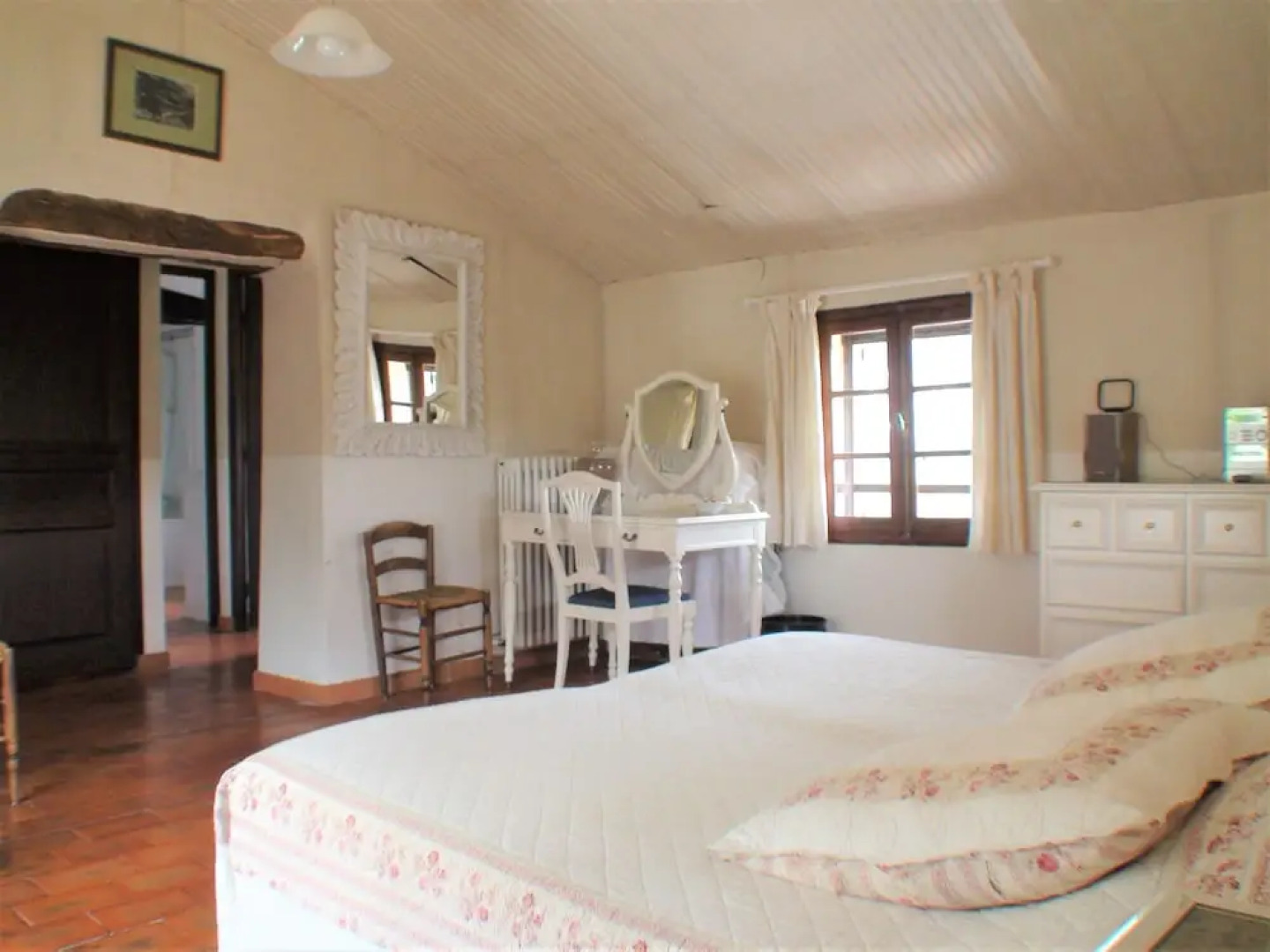 B&B With Charm - Quiet With Kitchen & sw Pool