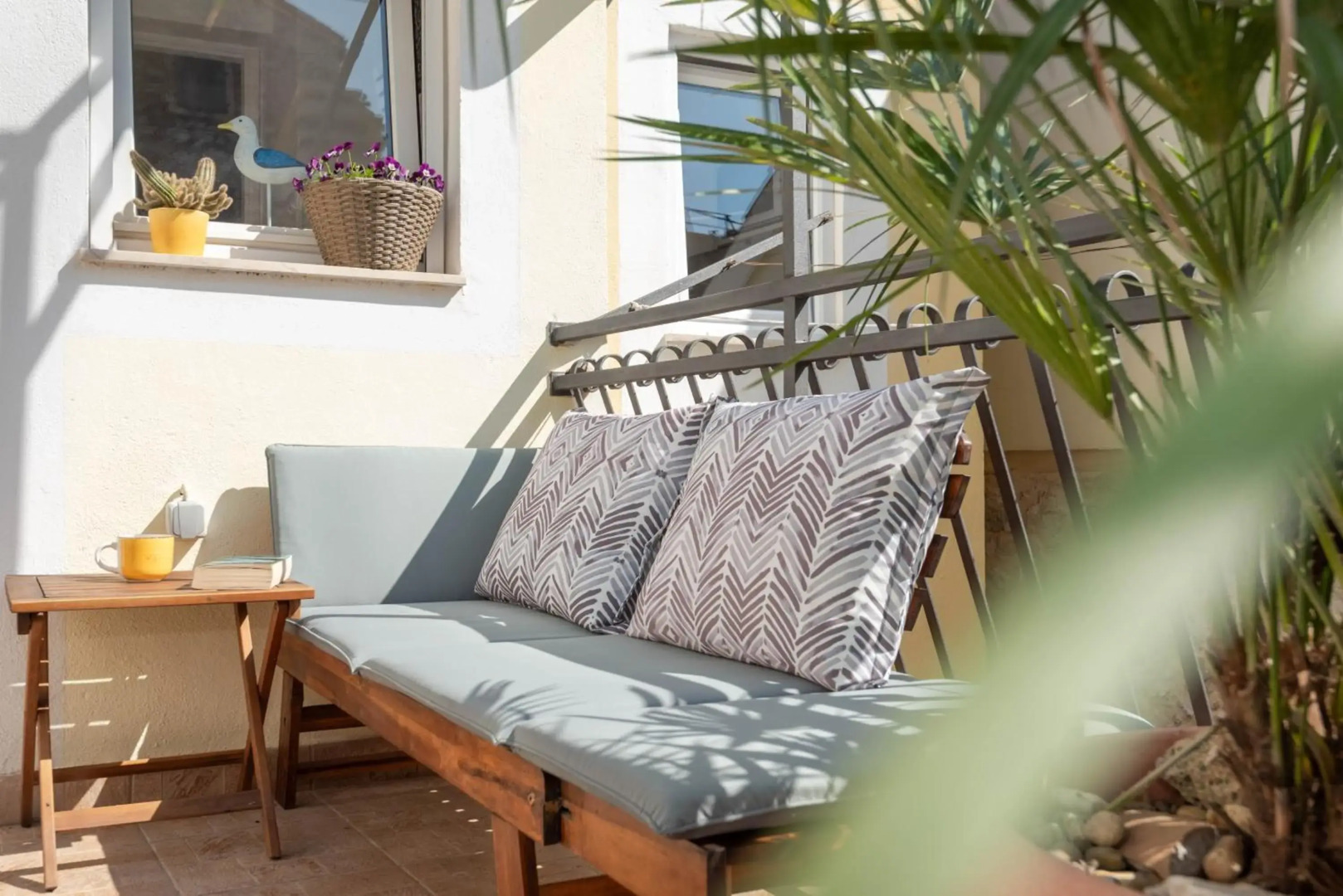 Mediterranean terrace apartment with Bikes & SUP