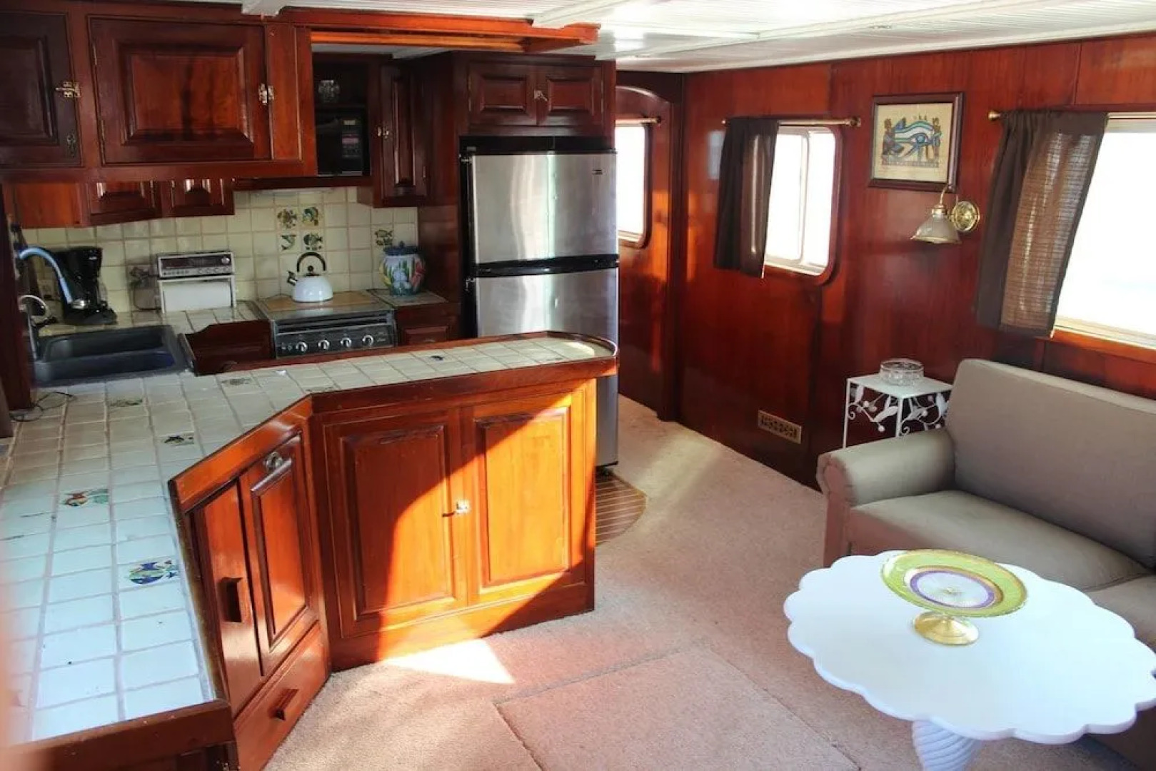 Tavern on the Bay Hotel & Marina