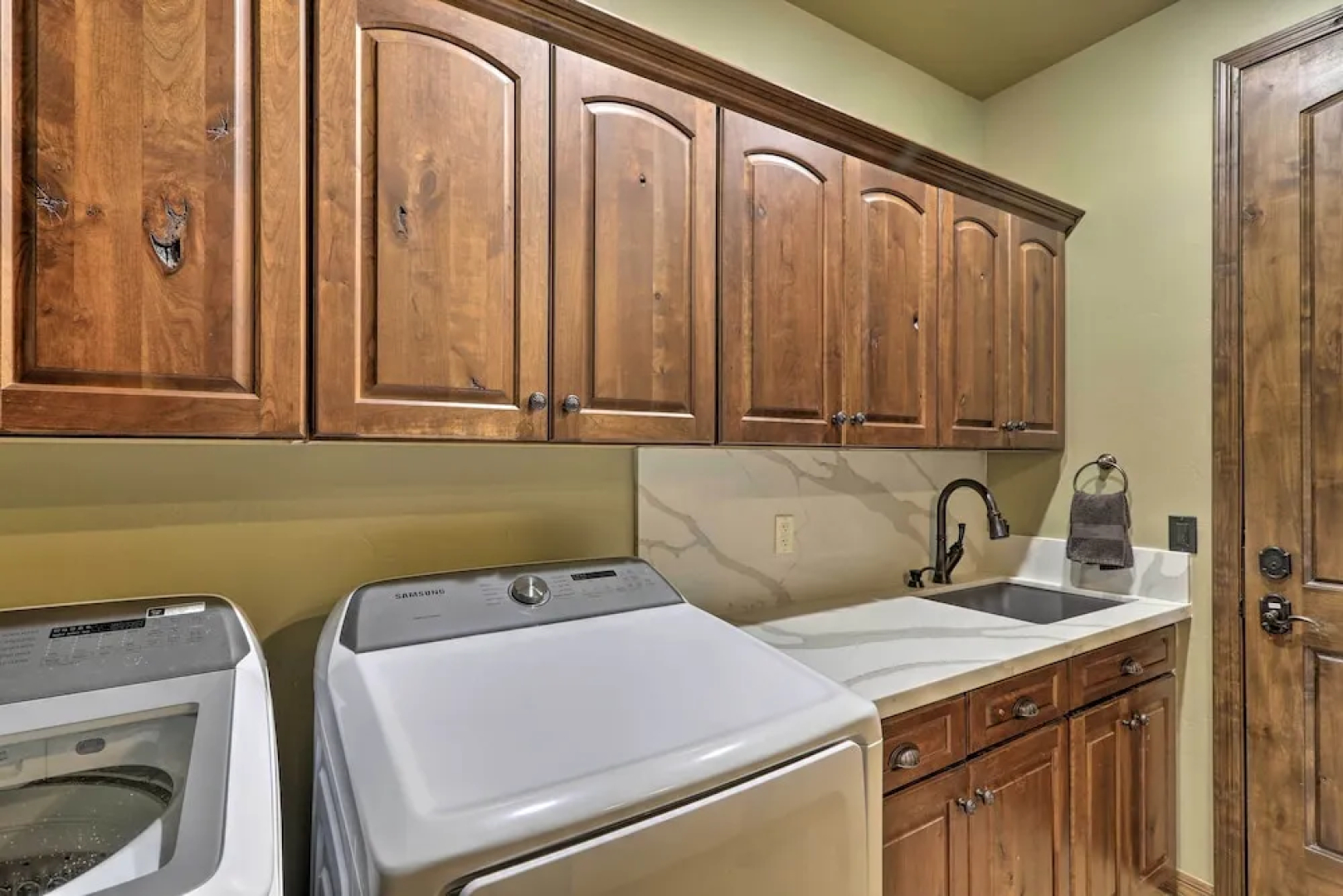 'AZ Rim Retreat' in Pine W/deck, Hot Tub & Views!
