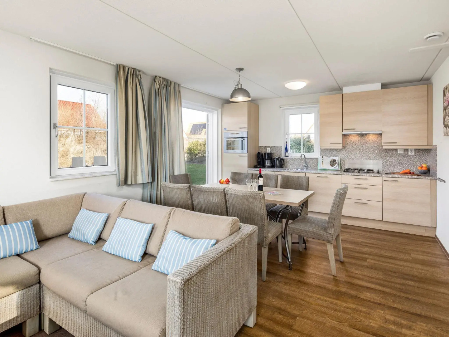 Detached villa with two bathrooms, 400 m. from the beach