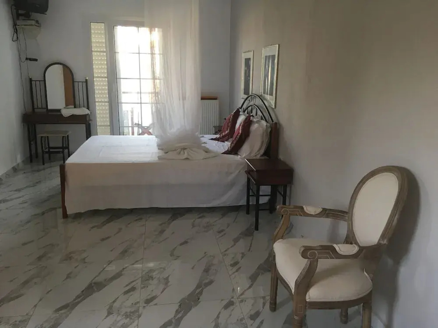 Villa Askamnia and Suites