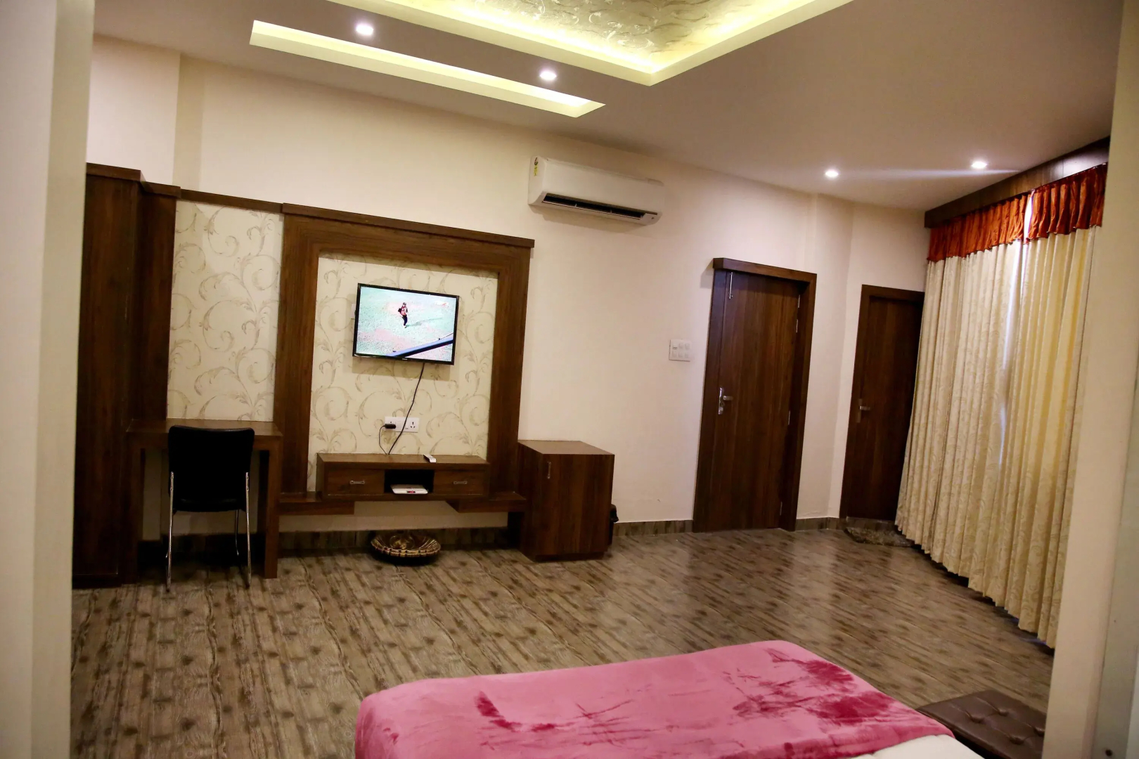 Hotel Khatana Palace