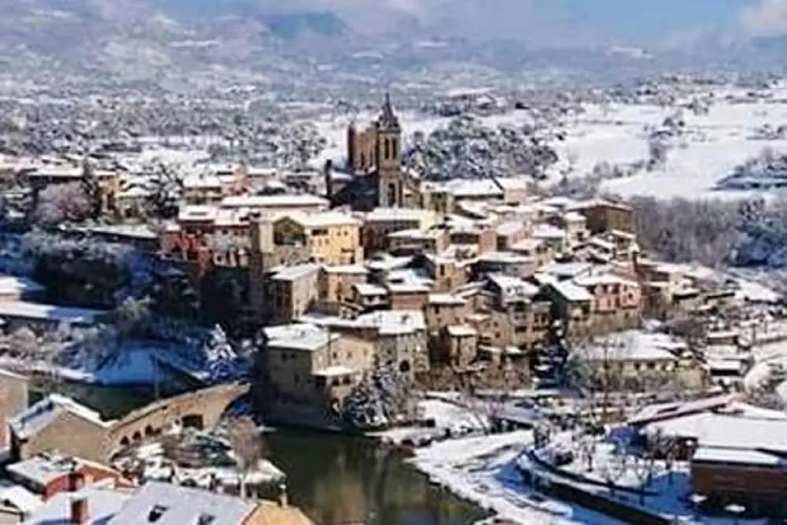 House With 4 Bedrooms in Gironella, With Wonderful Mountain View, Furn